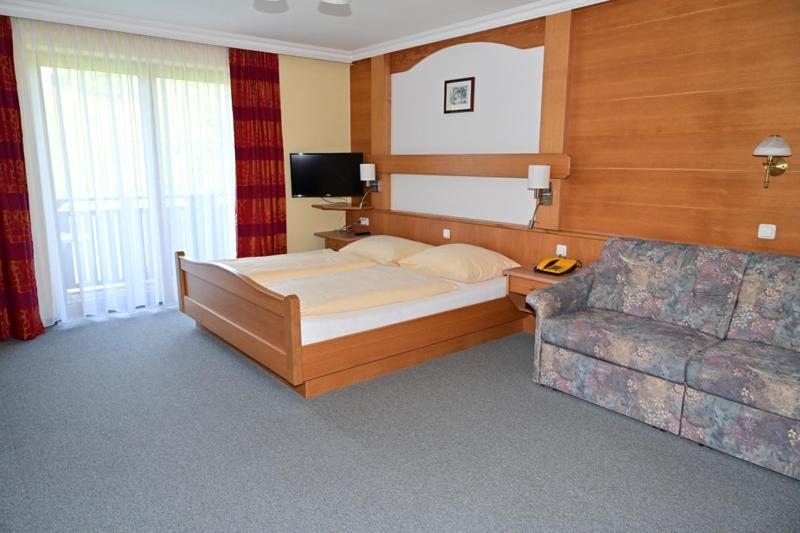 Ferienhotel Hofer Superior Strass im Attergau Exterior photo