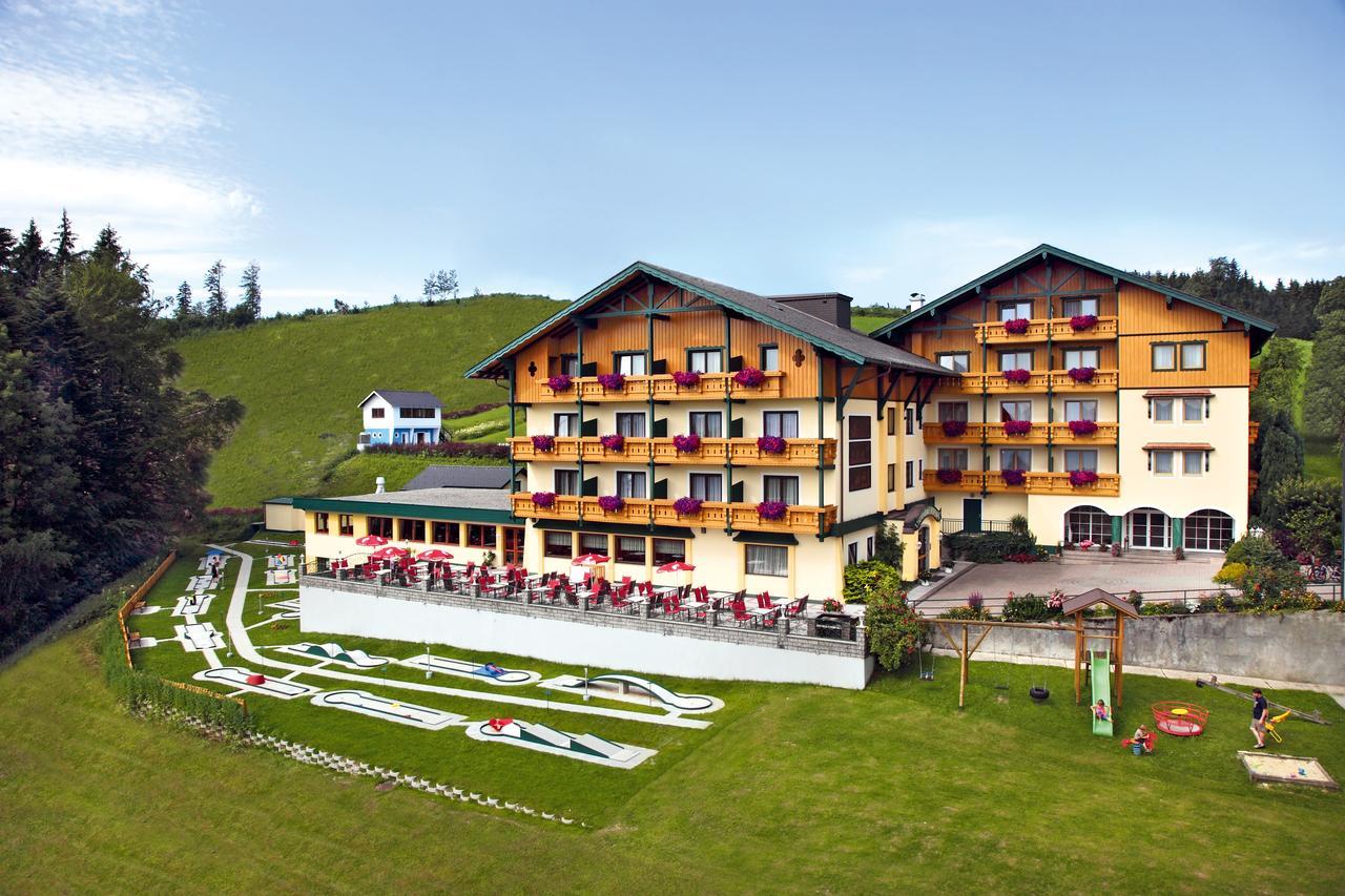 Ferienhotel Hofer Superior Strass im Attergau Exterior photo